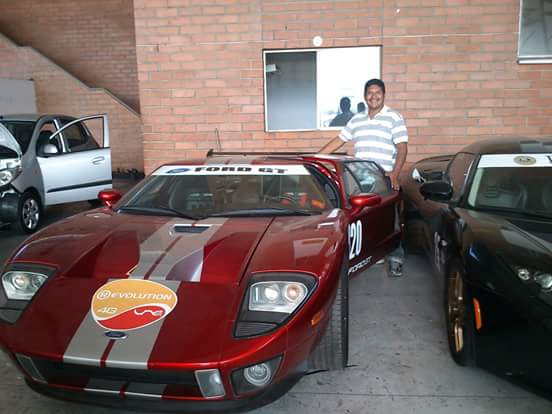 Ford GT rojo listo para su traslado